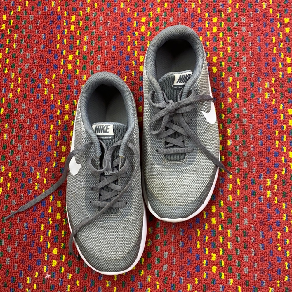 Boys shoes